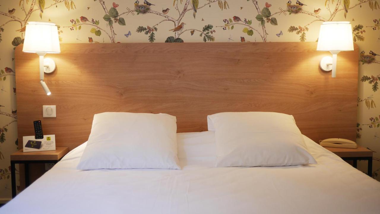 Logis Saint Louis Hotell La Suze-sur-Sarthe Exteriör bild