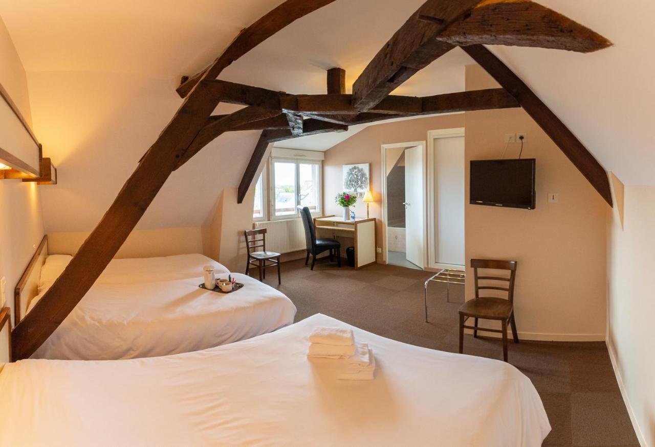 Logis Saint Louis Hotell La Suze-sur-Sarthe Exteriör bild